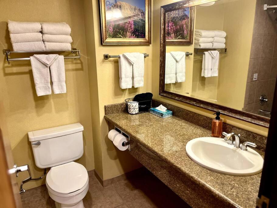 شقة Mt Cb Mountain Side With King Bed, Hot Tub, Pool & Kitchen! كريستيد بات المظهر الخارجي الصورة